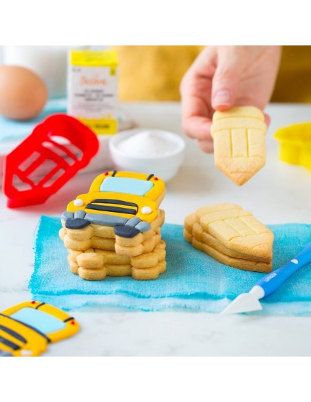 Kit 2 Cortadores Autobús y Lápiz Decora